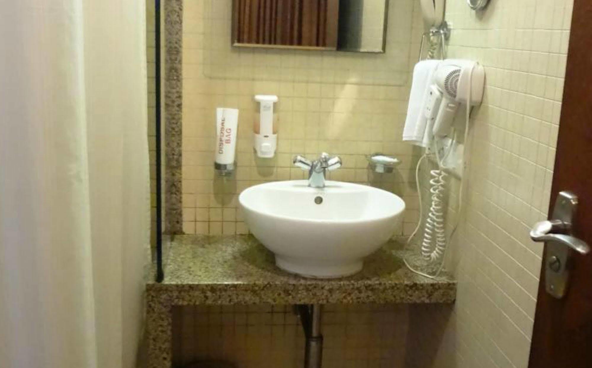 Fabhotel Shubhangan - Nr Bandra Hotel 3*
