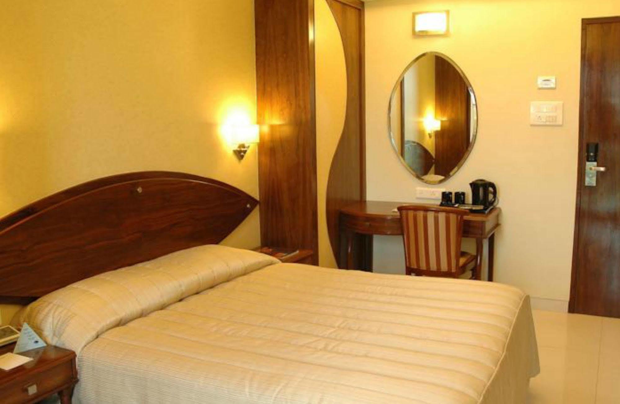 Hotel Fabhotel Shubhangan - Nr Bandra Bombaim