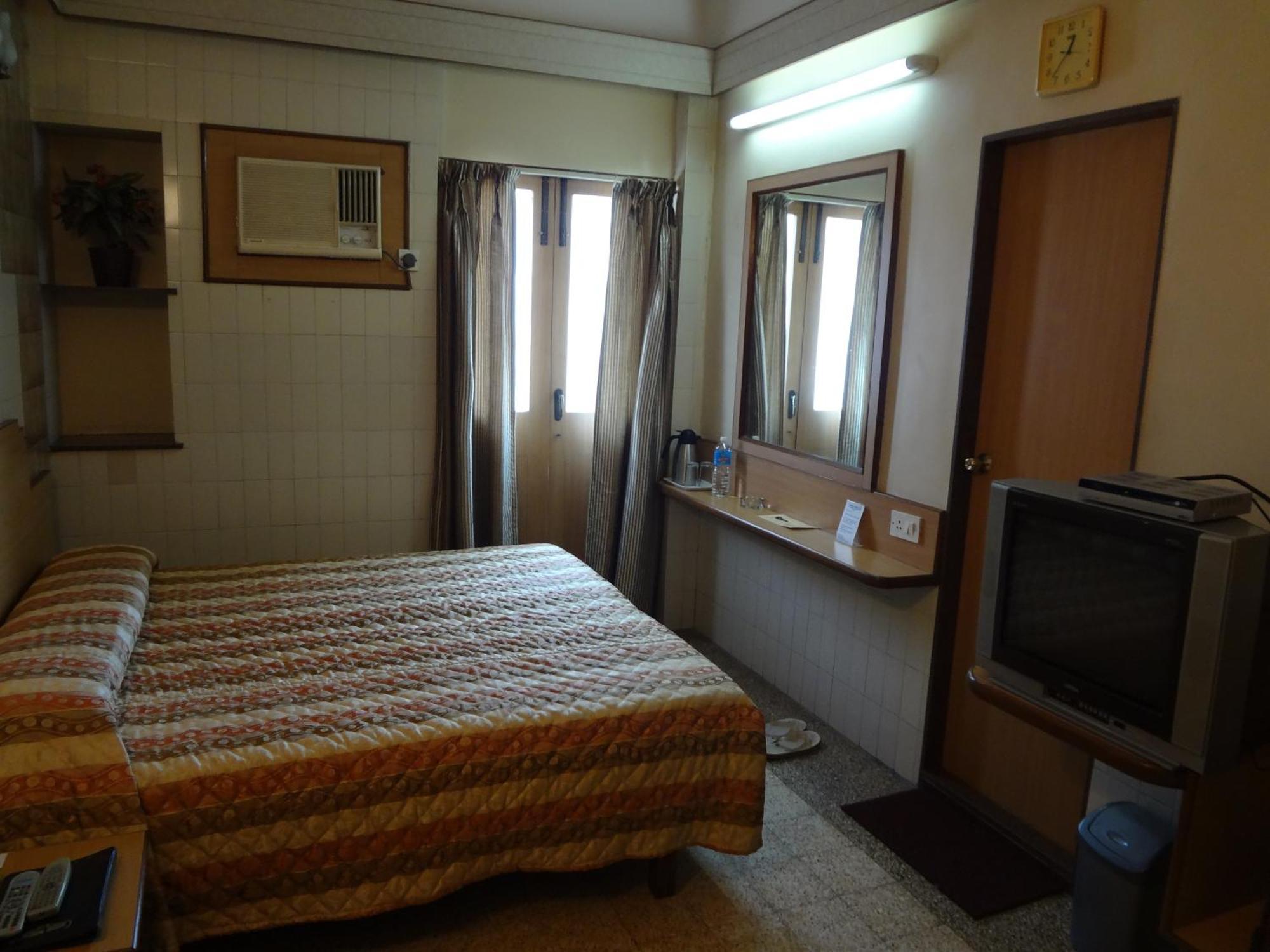 Chateau Windsor - Marine Drive Hotel 3*