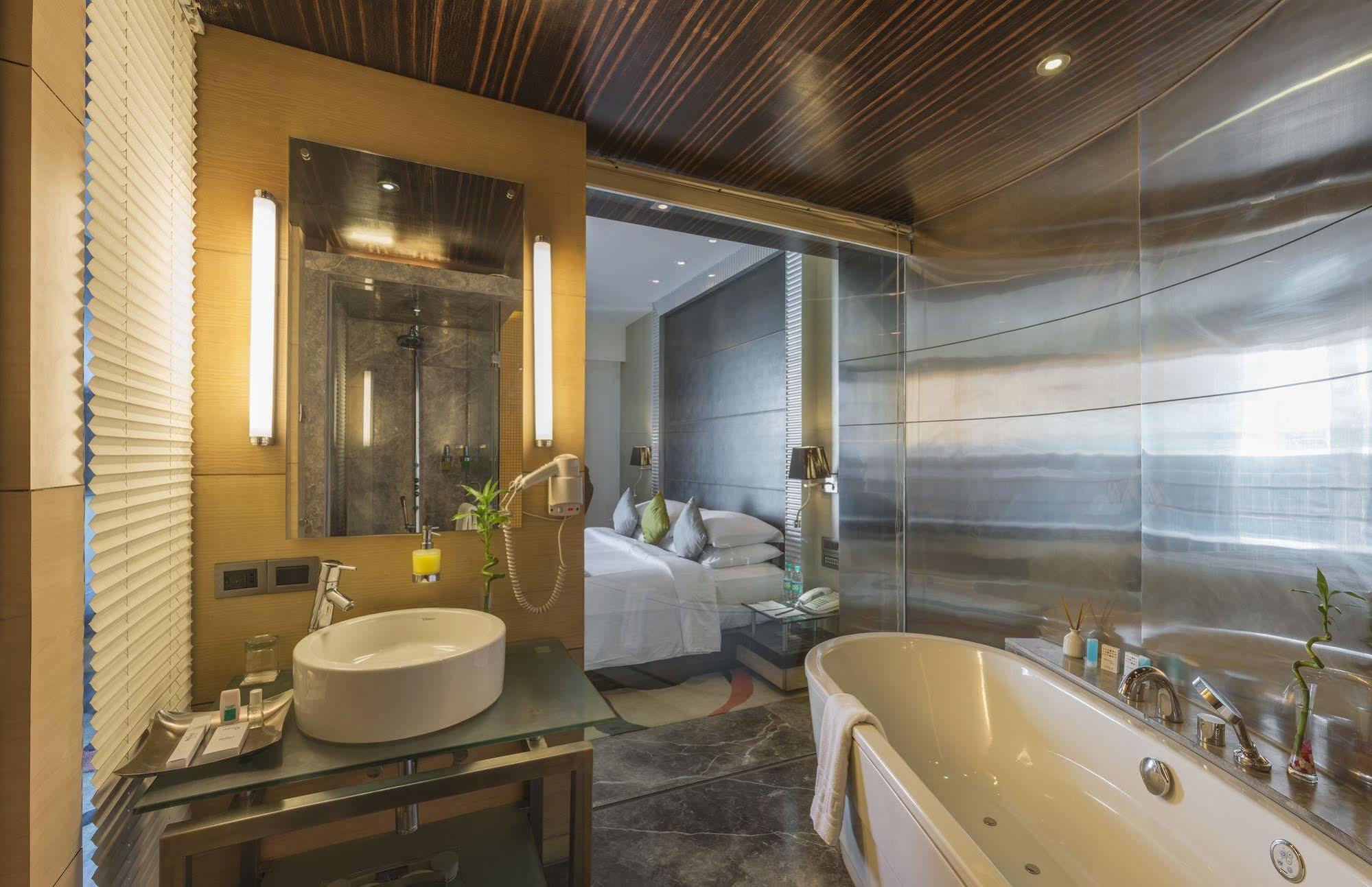 The Regale By Tunga Hotel