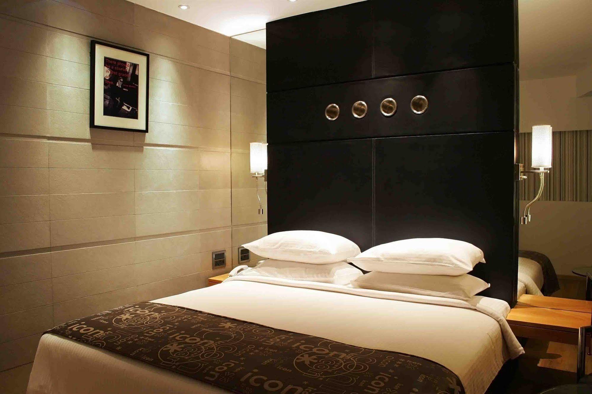 The Regale By Tunga 3*