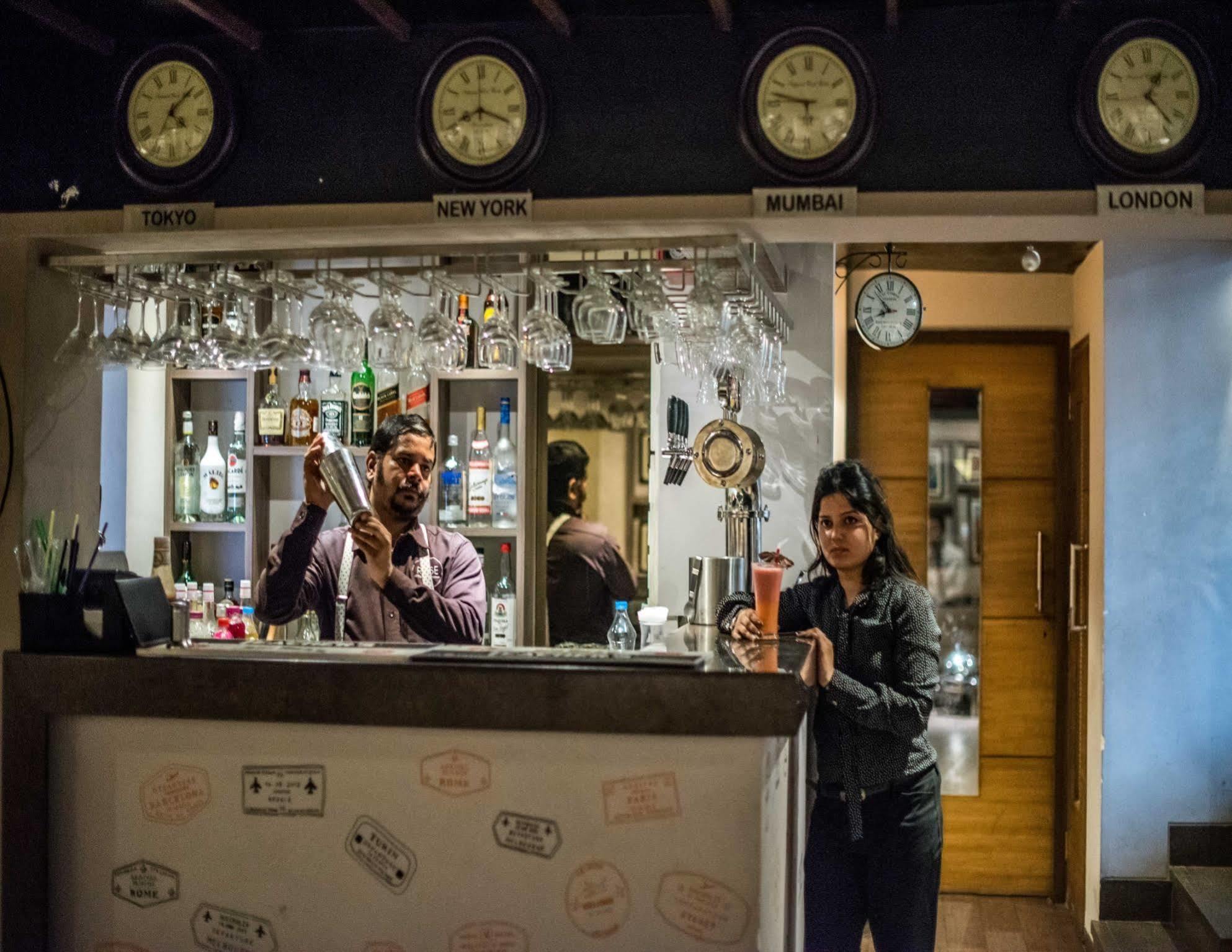 Hotel Oriental Aster - International Airport 4*