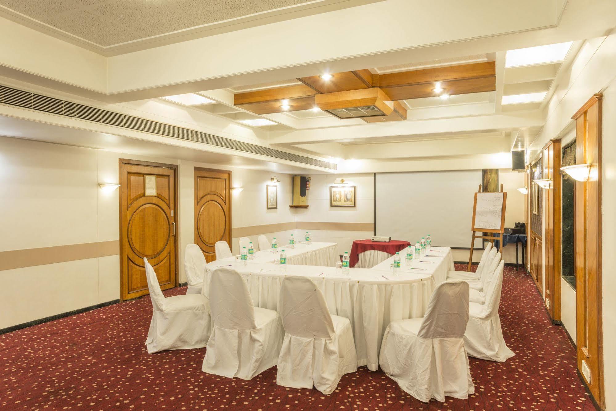 Hotel The International By Tunga Mumbai
