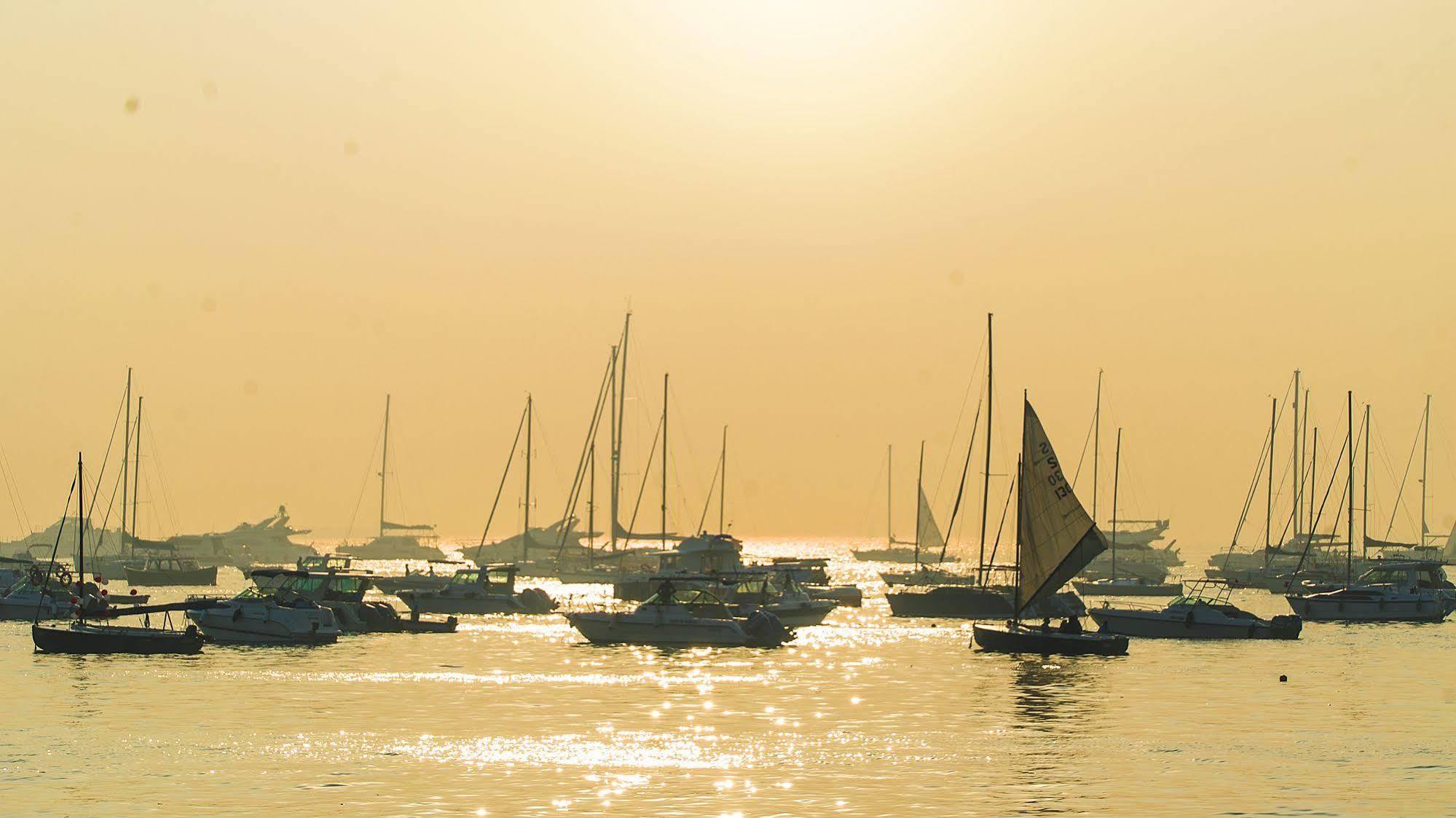 Hotel Harbour View Colaba 3*