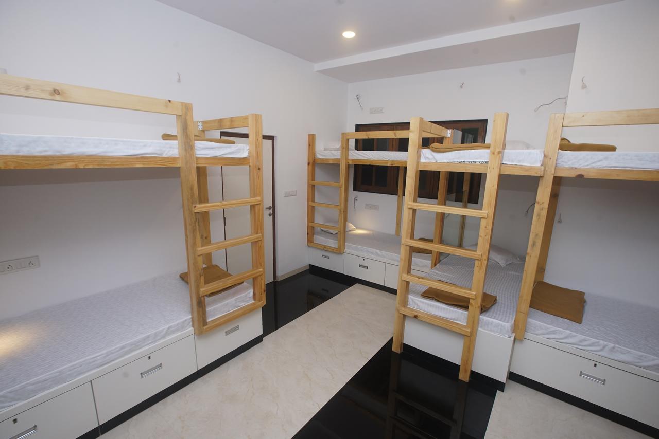 Staytion Dorm- A Backpackers