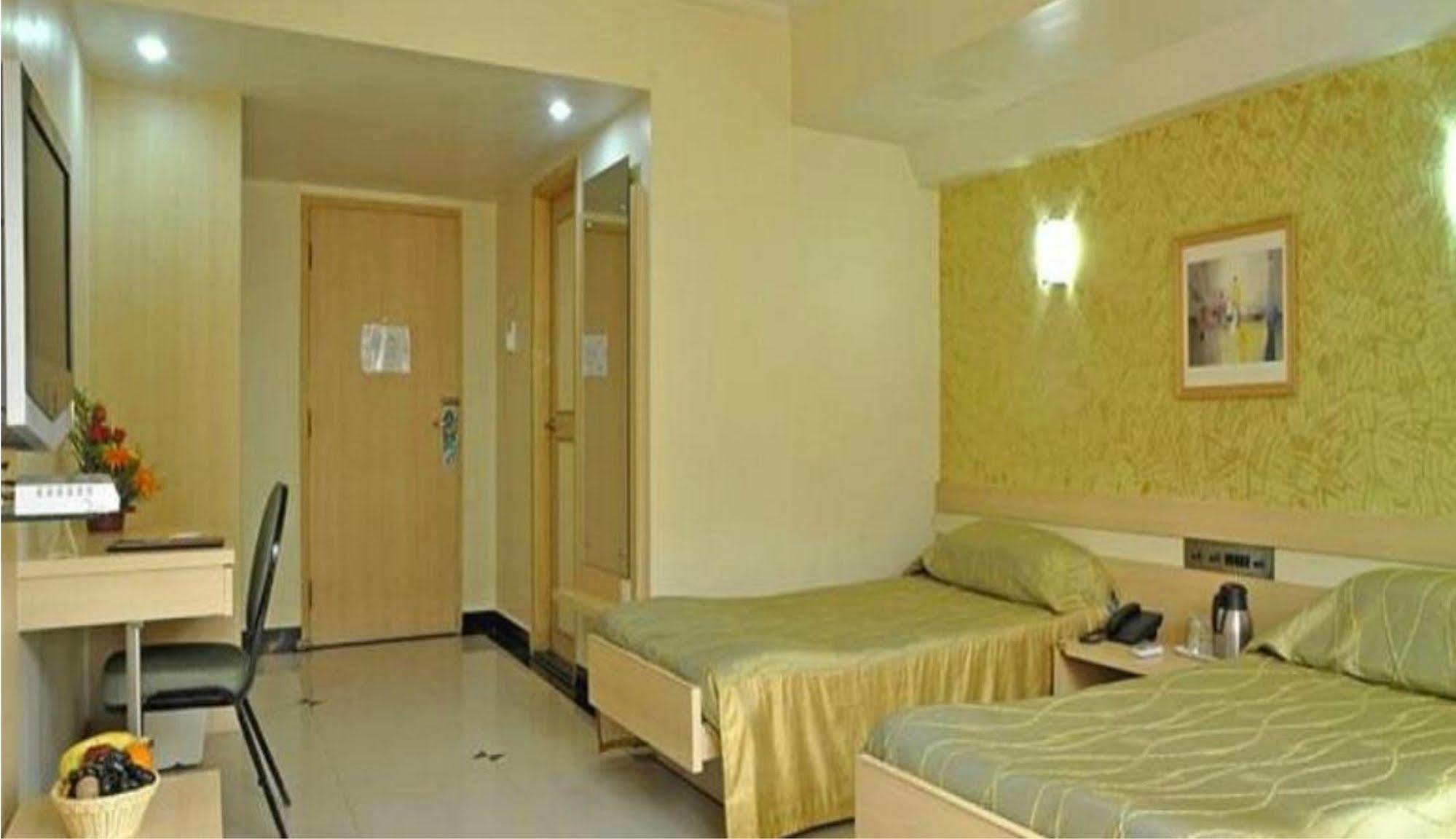 Diplomat, Colaba Hotel