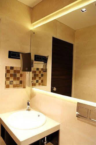 Hotel La Maison Service *