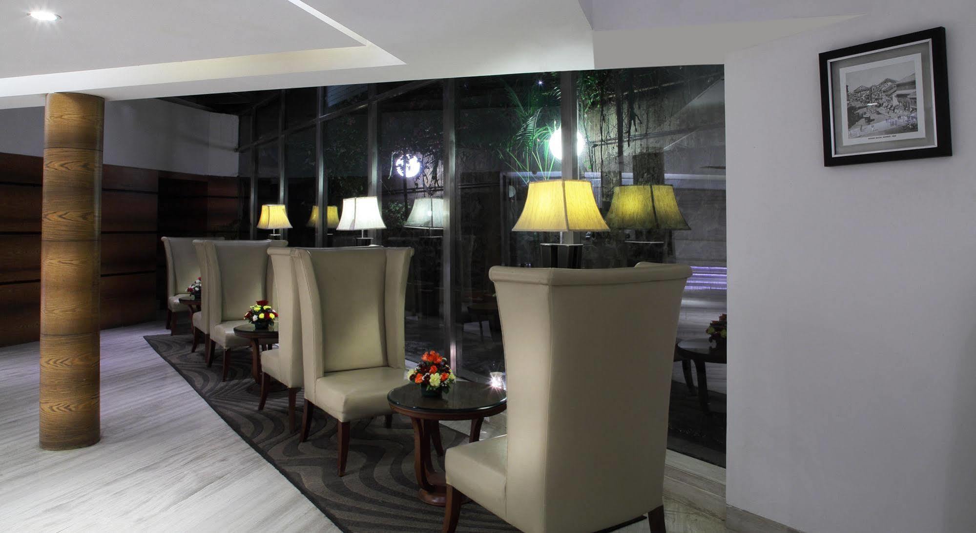 Hiltop Hotel 3*