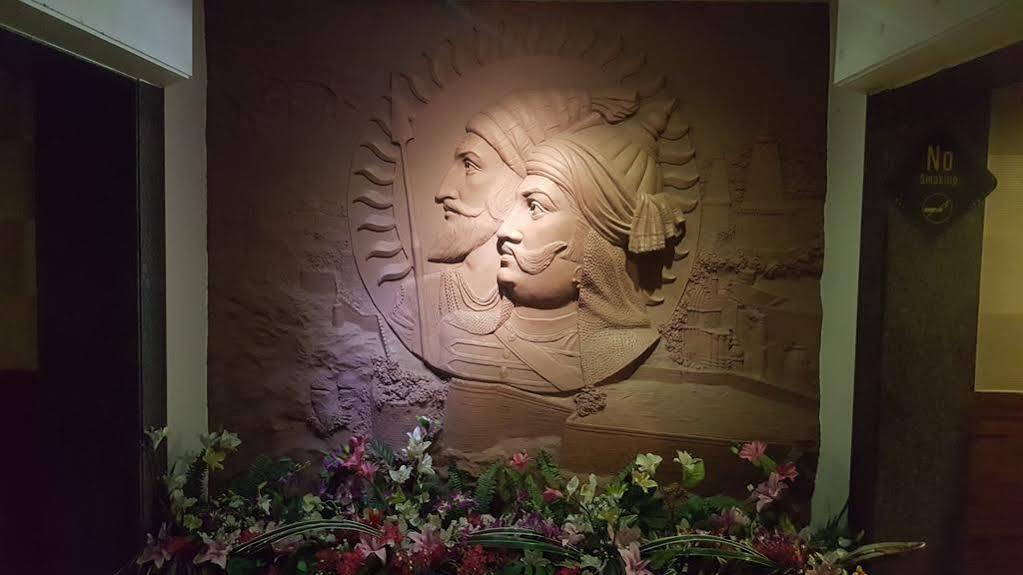 By Maharana Bombaim