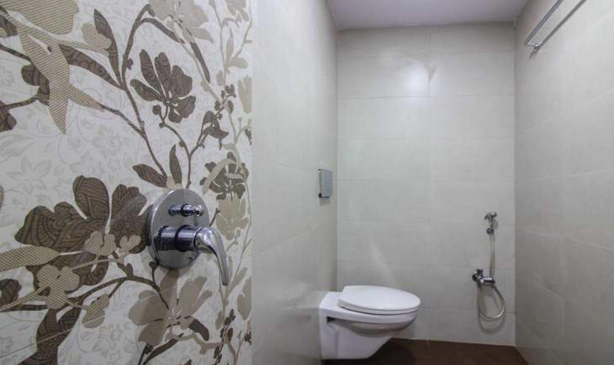 Hotel Oyo 23656 Parimeet 3*