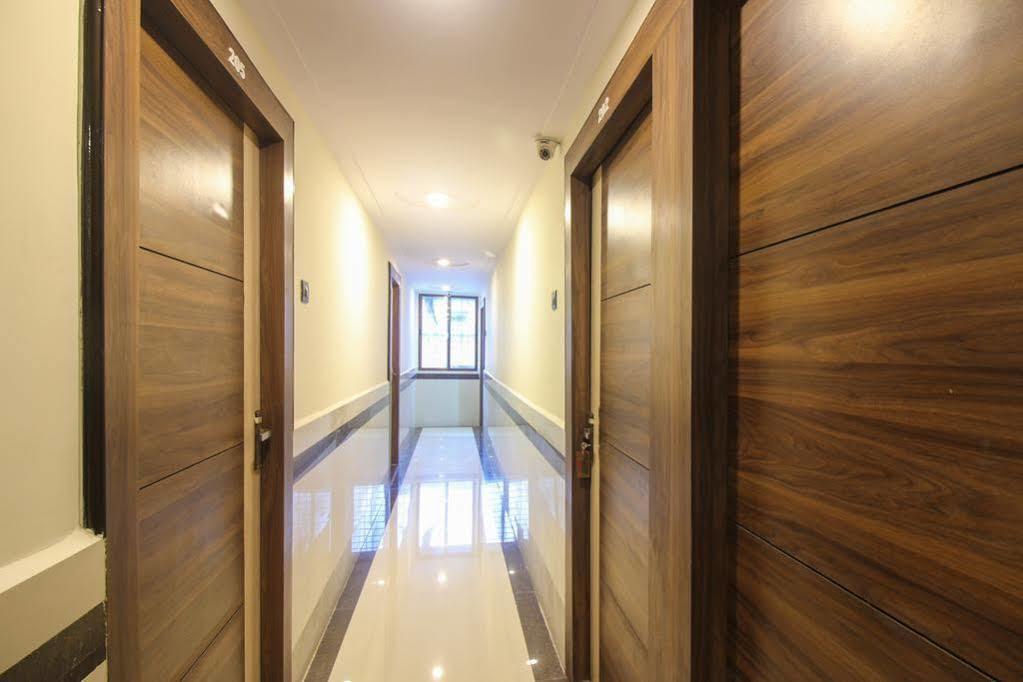 Oyo 23656 Parimeet 3*
