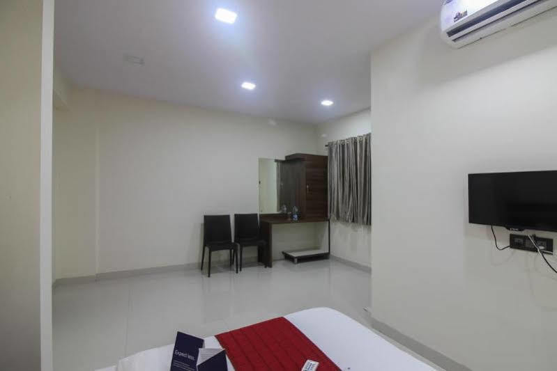 Oyo 23656 Parimeet Hotel 3*