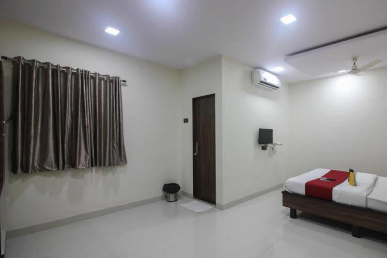 Oyo 23656 Parimeet 3* Mumbai