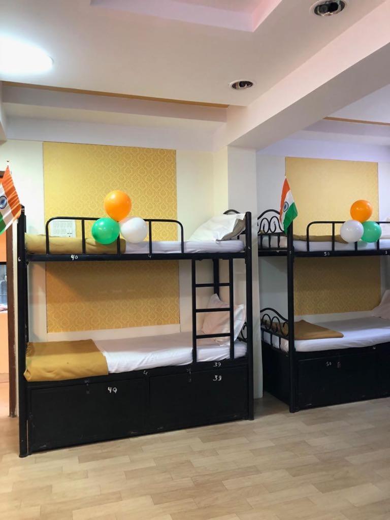 Hostel Bandra Only For Indian Male *