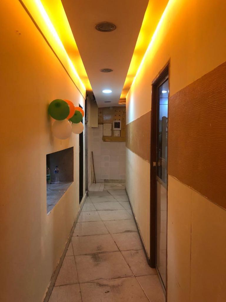 Bandra Only For Indian Male *