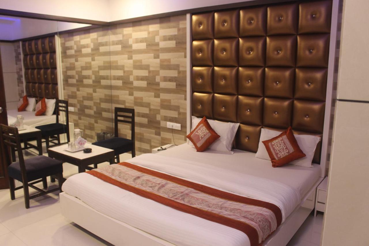 Hotel Celeste, Colaba 2*