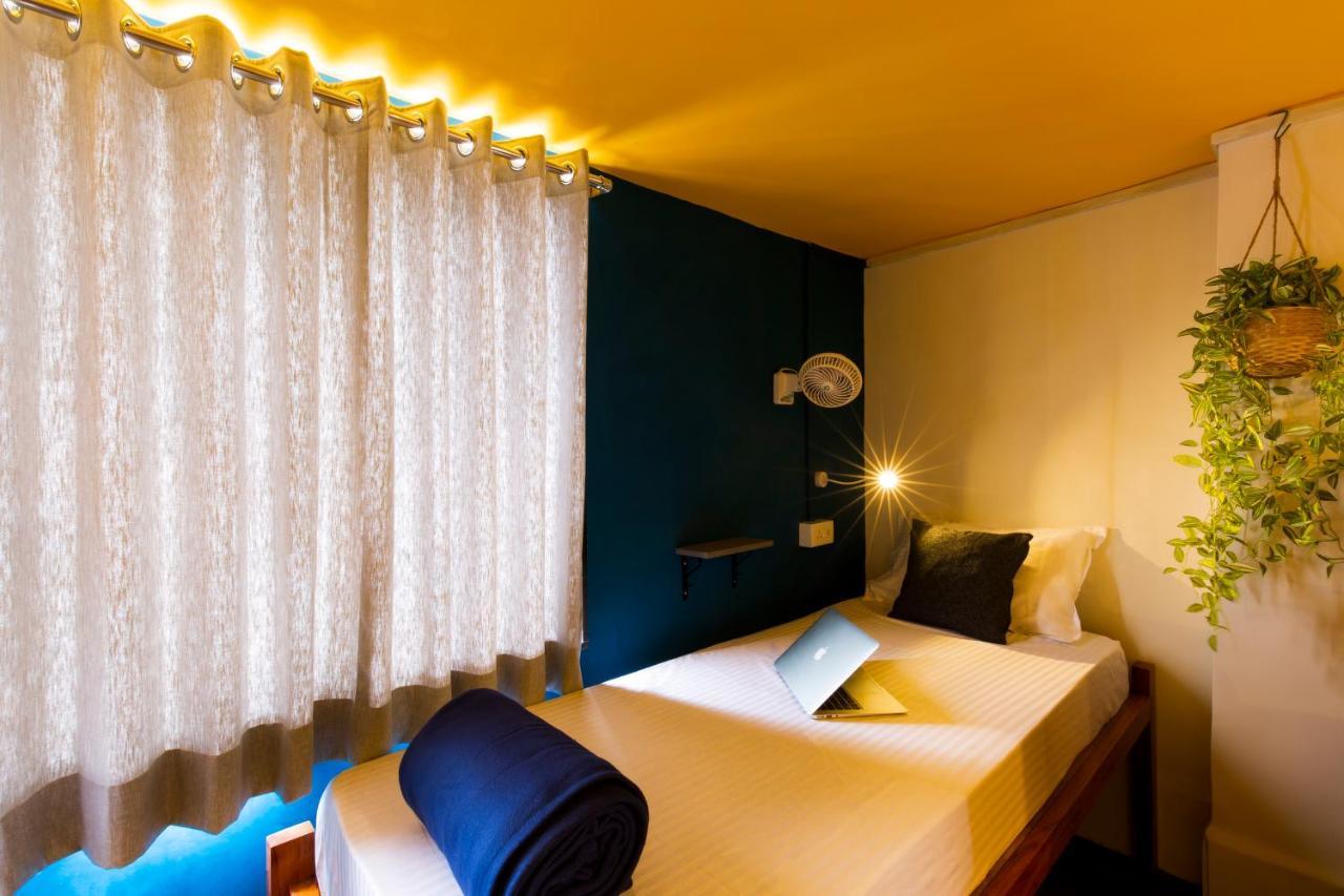 Locomo Og - Work Eat * Mumbai