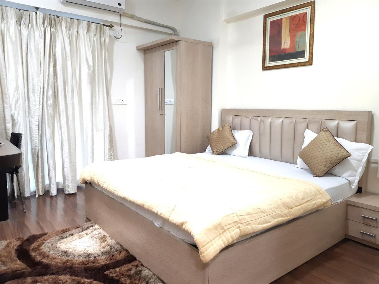 Arista Service Bandra Kalanagar 3*