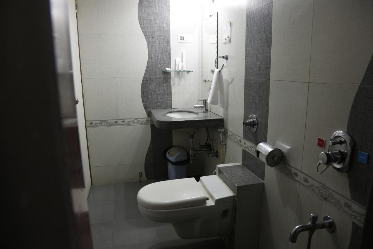 Seven Serviced Bandra East Guest house