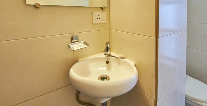 Hotel Jayshree Domestic Airport 3*
