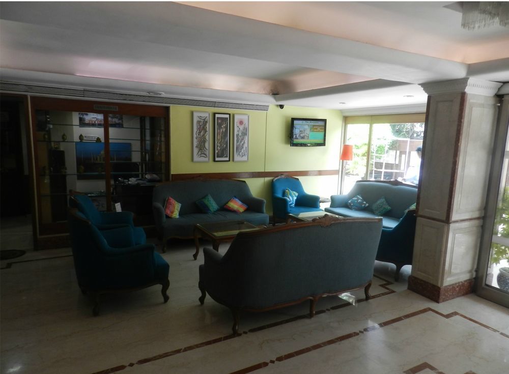 Emerald Htl And Executive Hotel