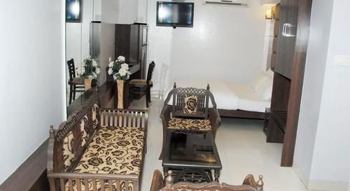 Fabhotel Kamran Residency