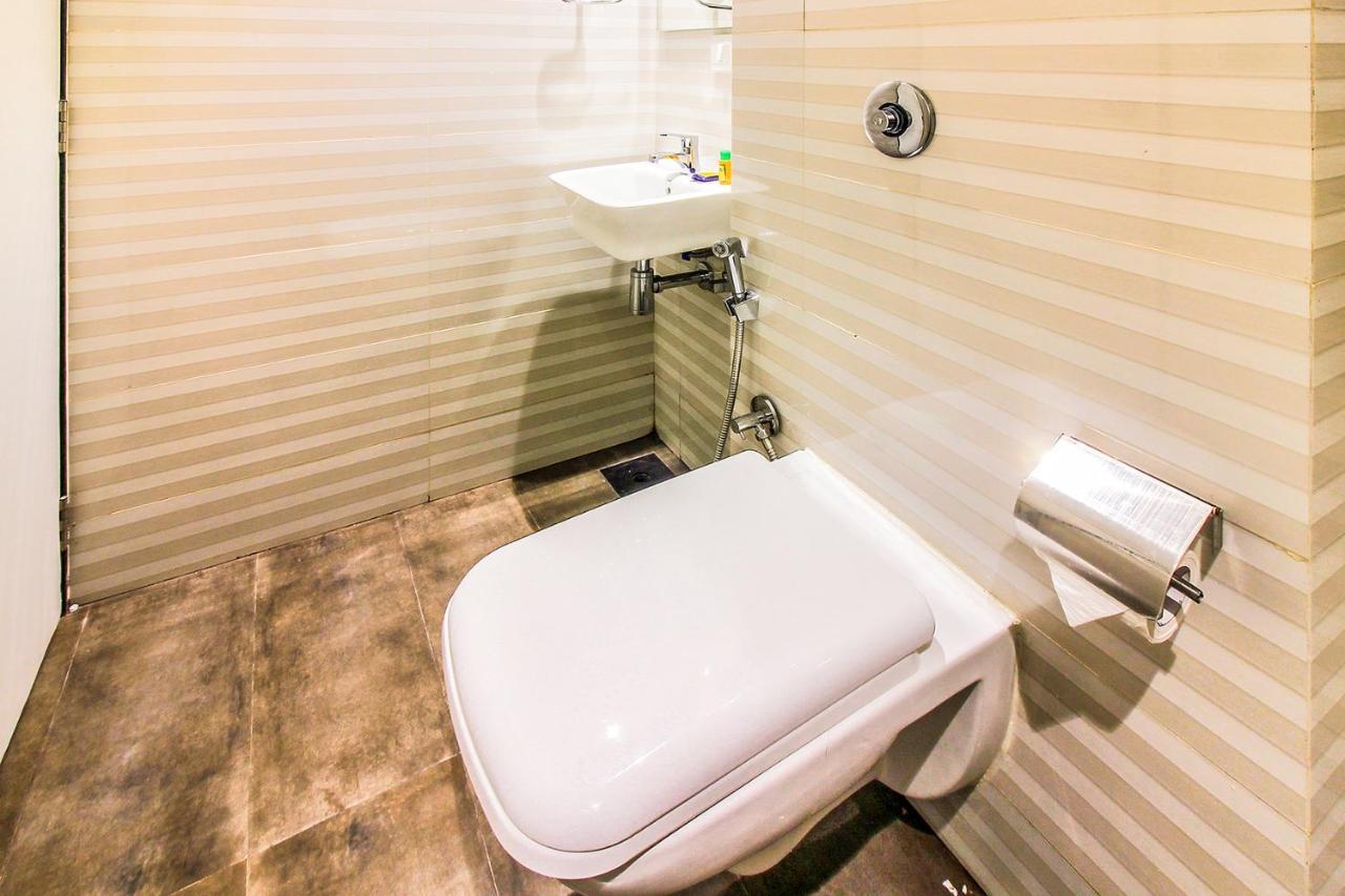 Fabhotel Rk International - Nr International Airport