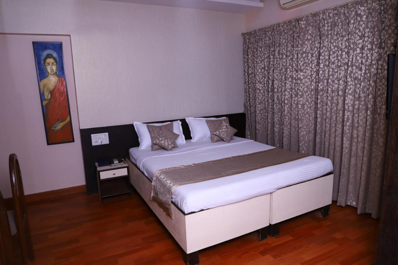 Hotel Bharat Avenue 3*