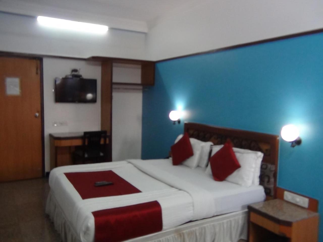Imperial Executive, Andheri Hotel