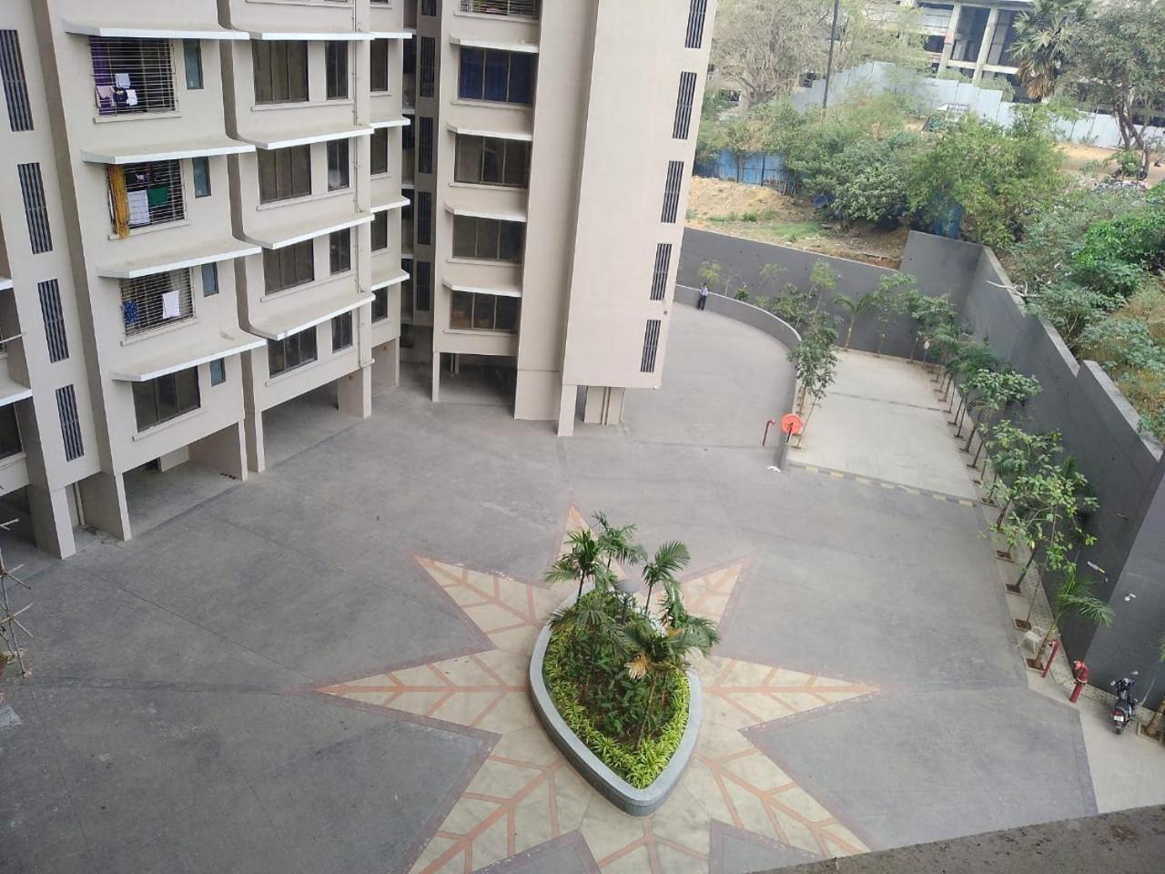 Apartment Hospitality Services *