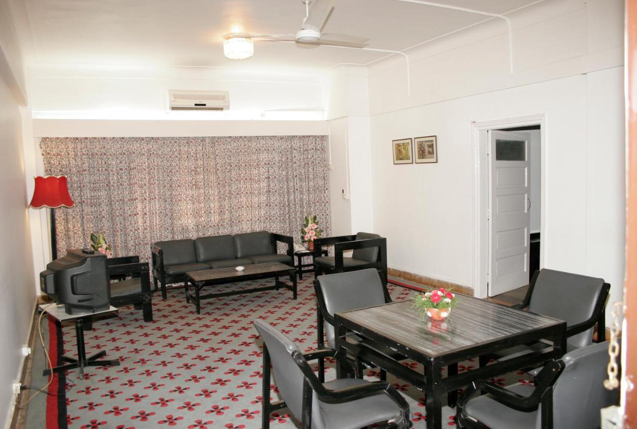 West End Opp Hospital 4* Mumbai
