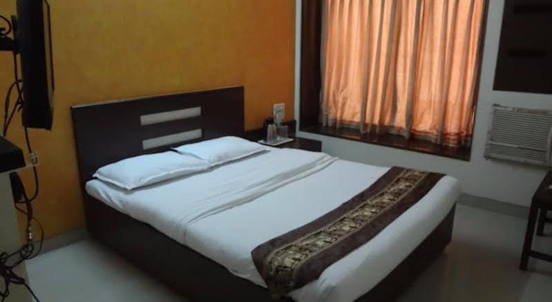 Jayshree Domestic Airport Hotel