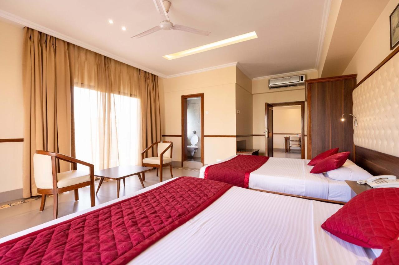 Hotel West End Opp Hospital 4*