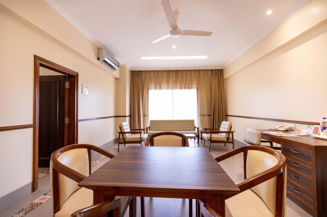 Hotel West End Opp Hospital 4*