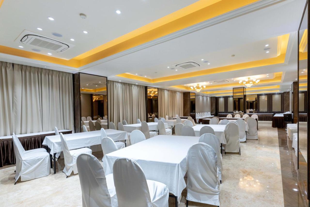 West End Opp Hospital 4* Mumbai