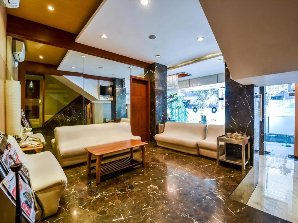 Hotel Galaxy Beacon Hotel, Santacruz ,mumbai 4*