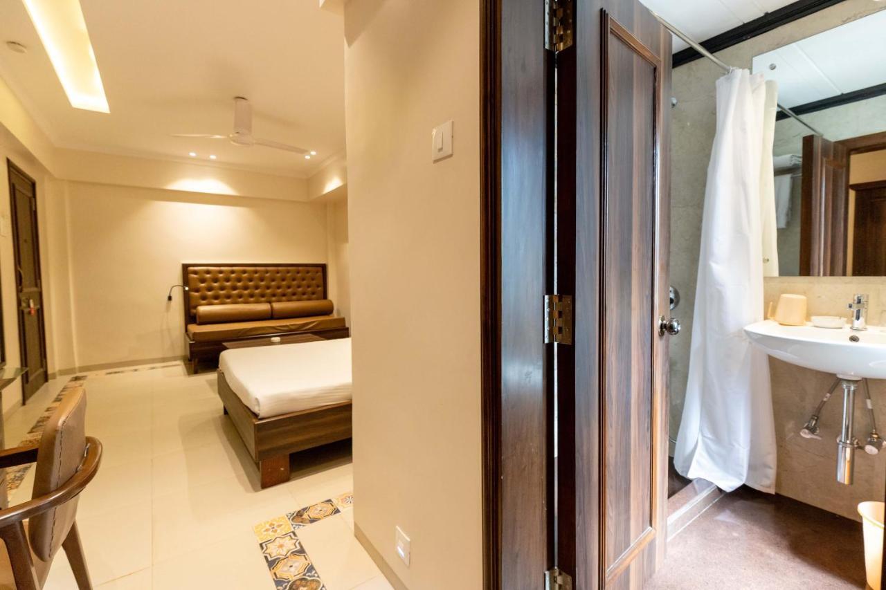 Hotel West End Opp Hospital Mumbai