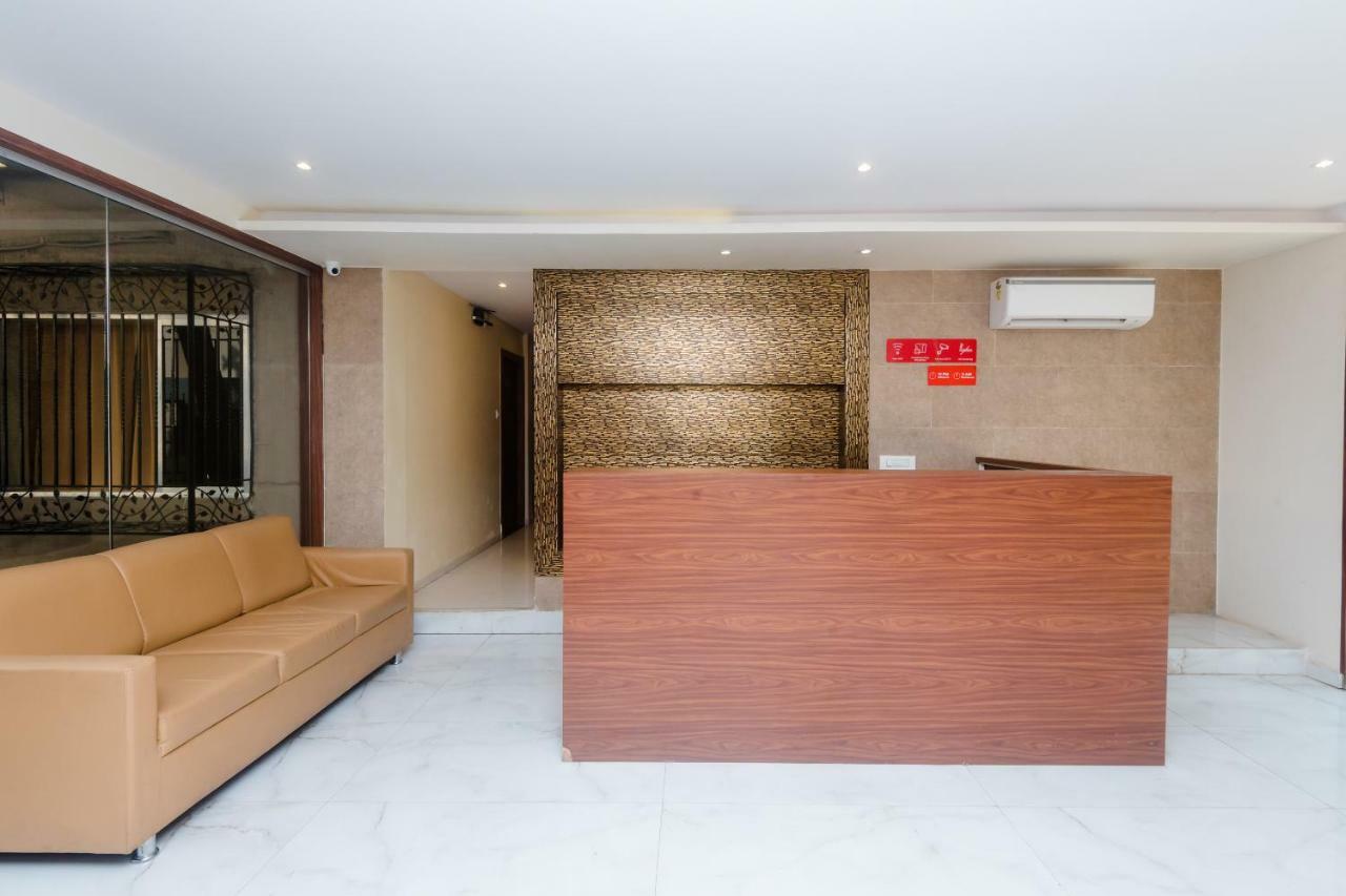 Oyo 17028 Aviva Residency Hotel 3*