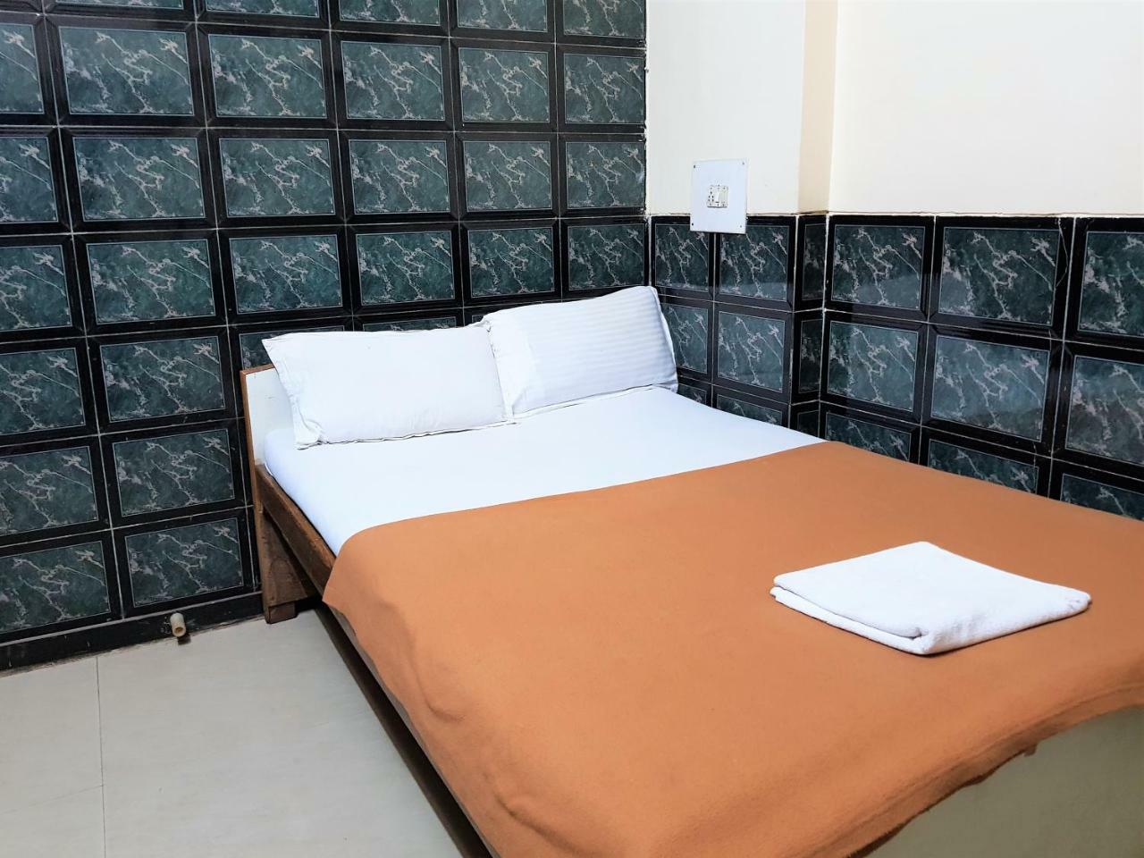 Hotel Hexa Metro Plaza 2*