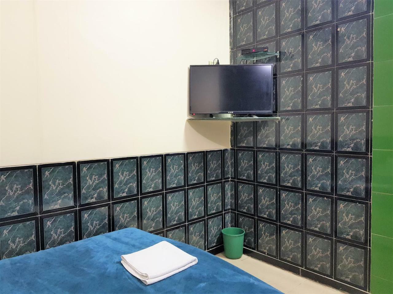Hexa Metro Plaza 2*