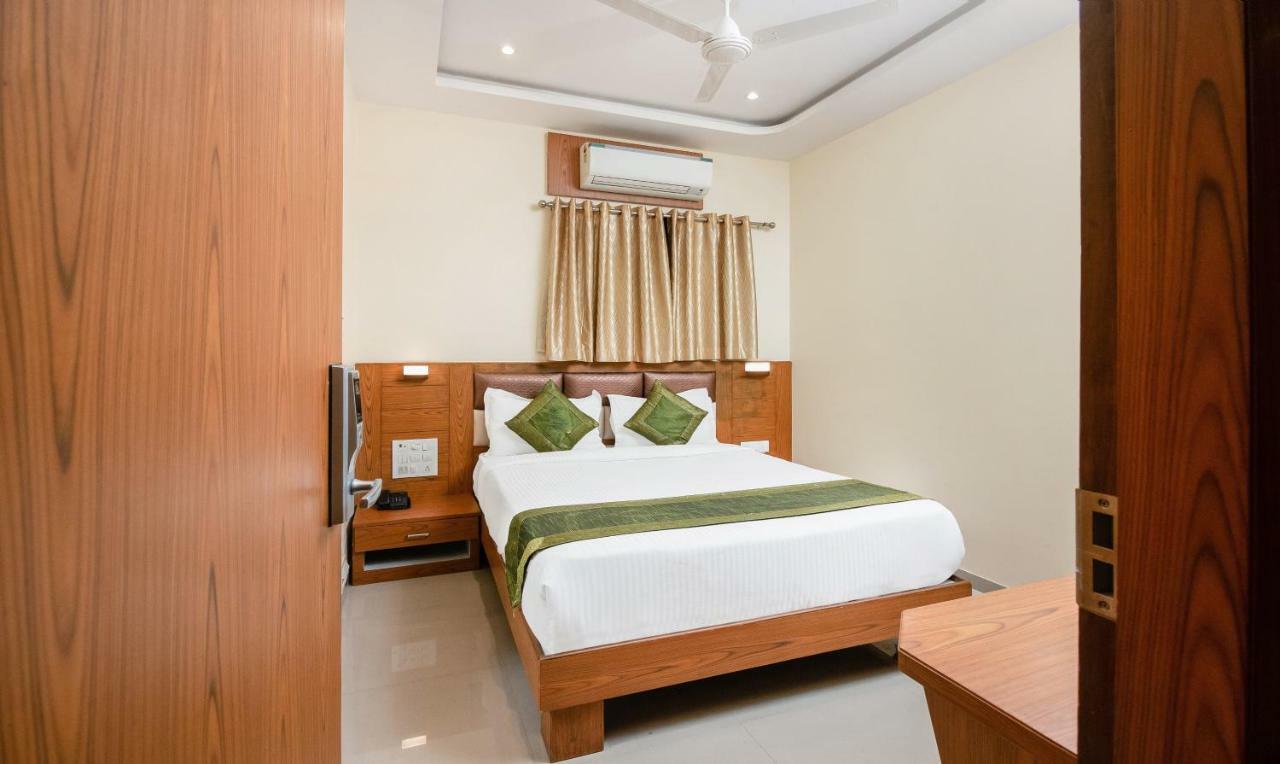 Hotel Volga Plaza 3*