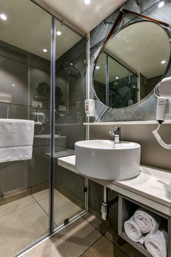Hotel Indie Stays, Bkc