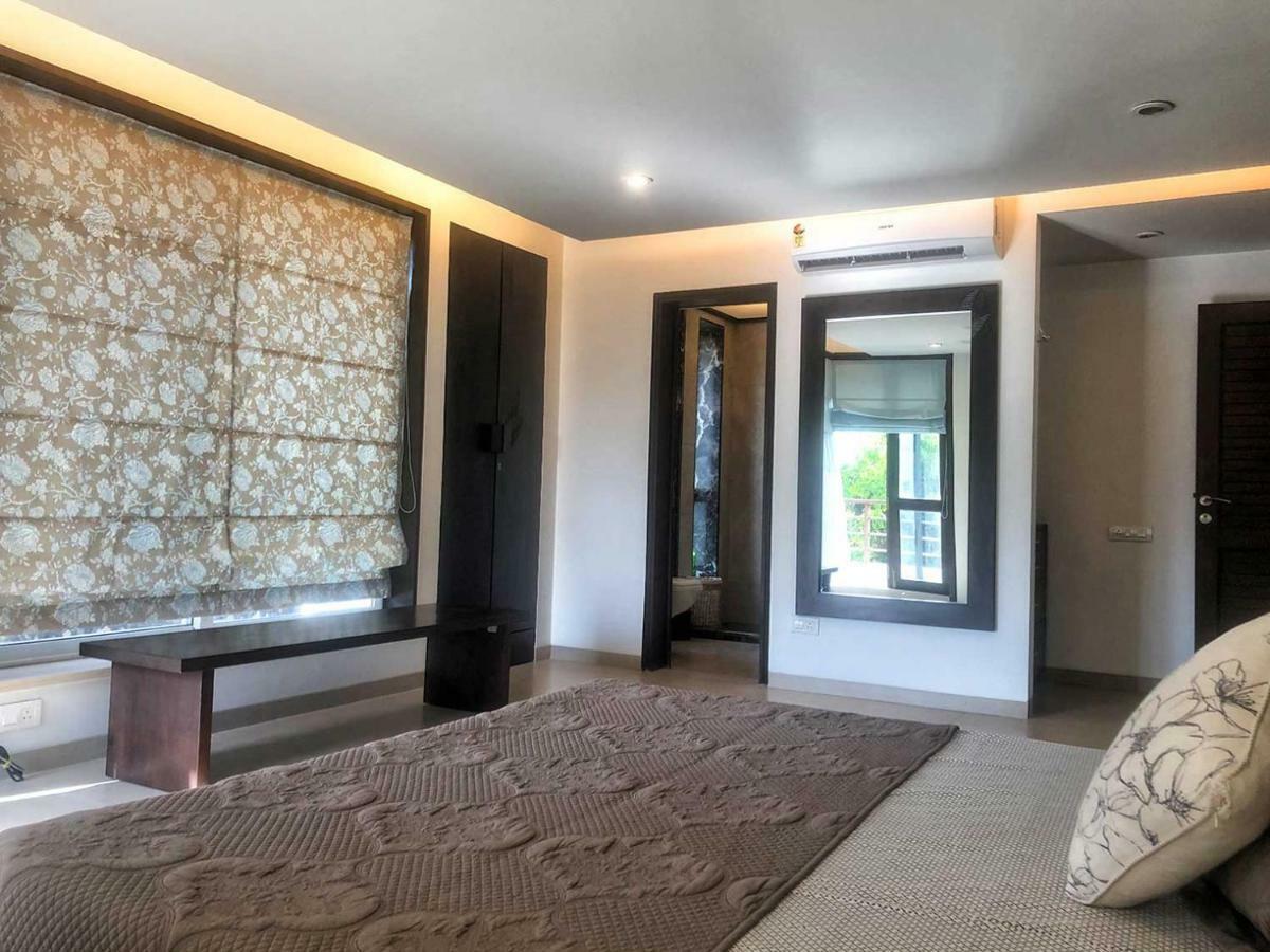 Gorai Beach • Private Pool • 3.5 Bed Villa *