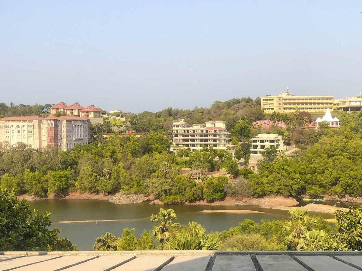 Gorai Beach • Private Pool • 3.5 Bed *