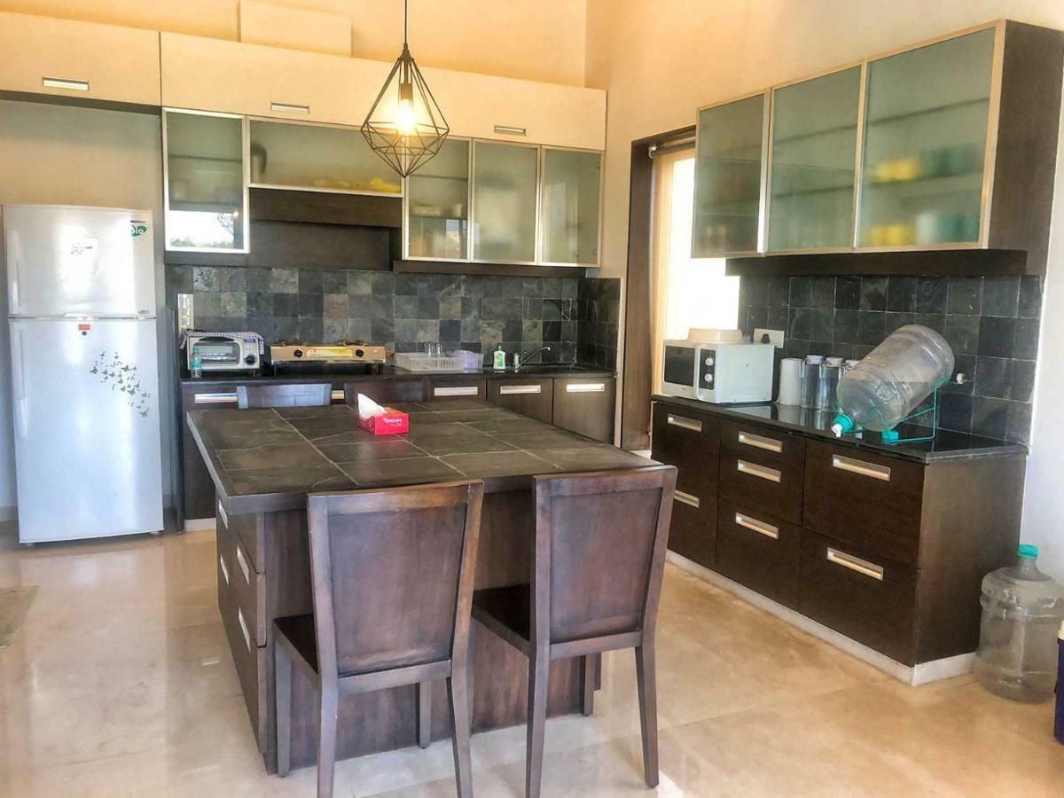 Gorai Beach • Private Pool • 3.5 Bed Villa Mumbai