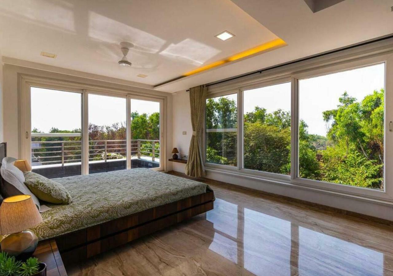 Gorai Beach • Private Pool • 3.5 Bed Villa Mumbai