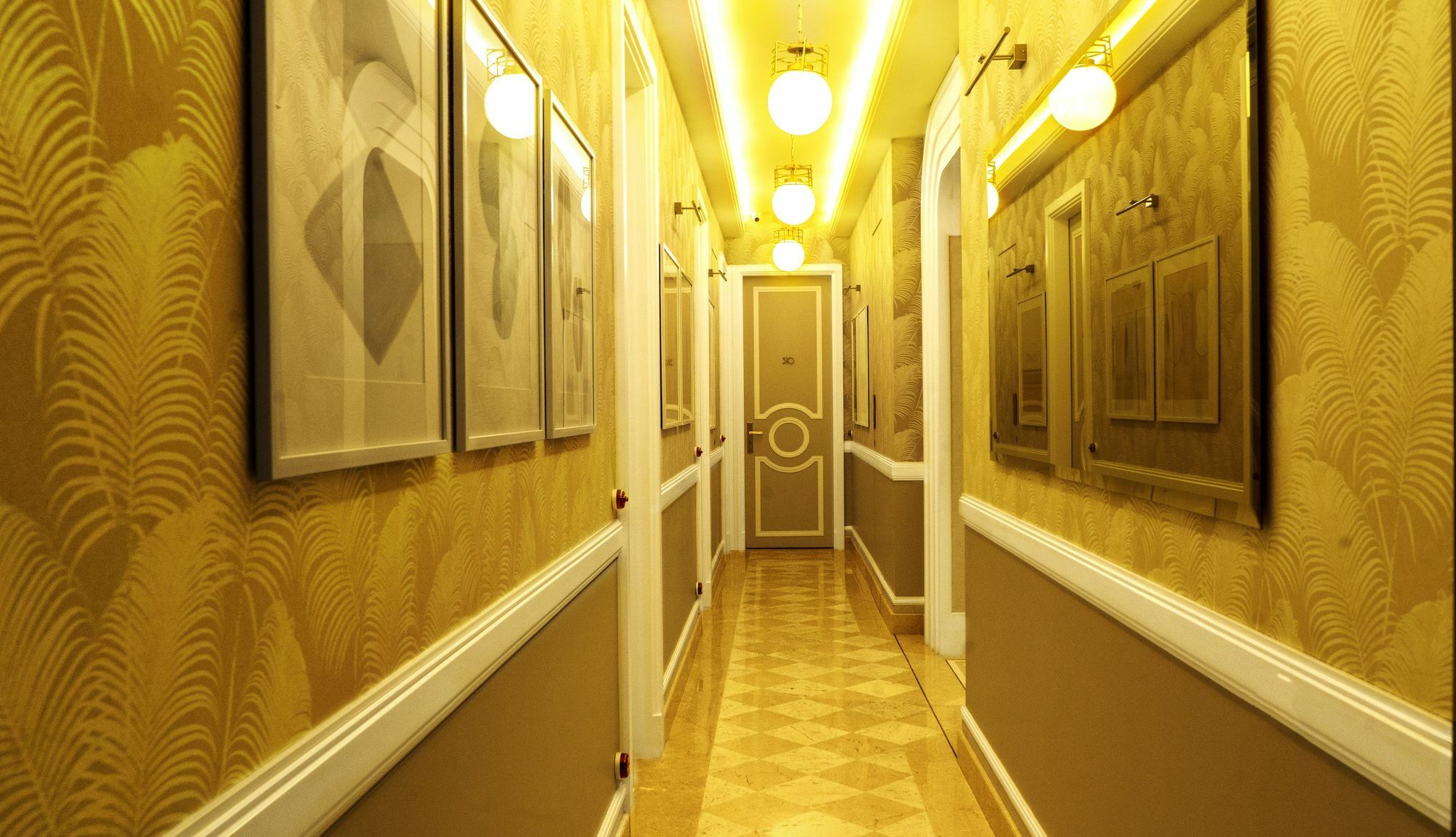 Hotel Harbour View Colaba 3*