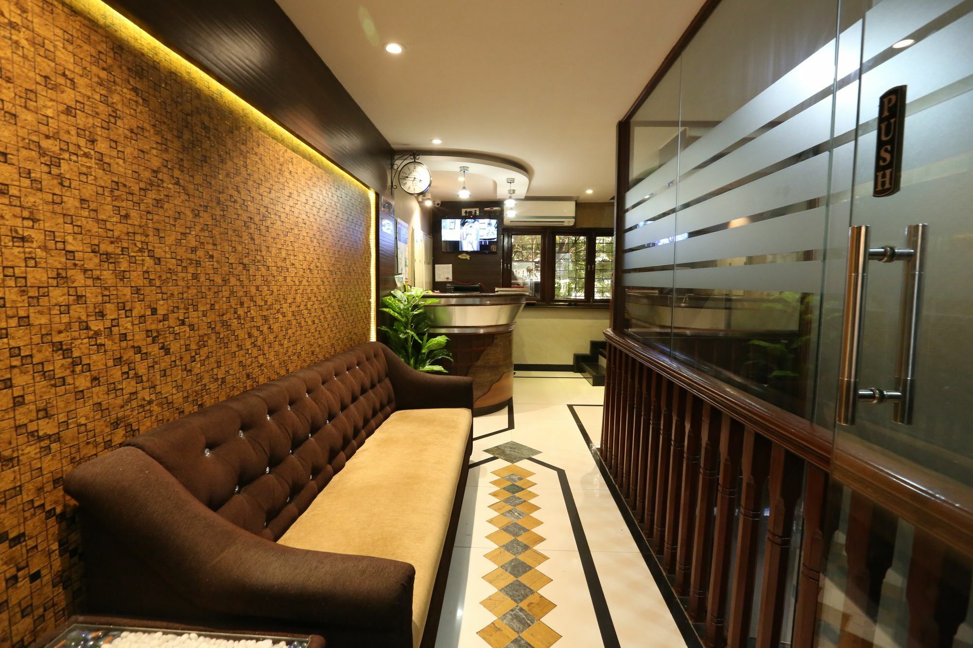 Hotel Happyland