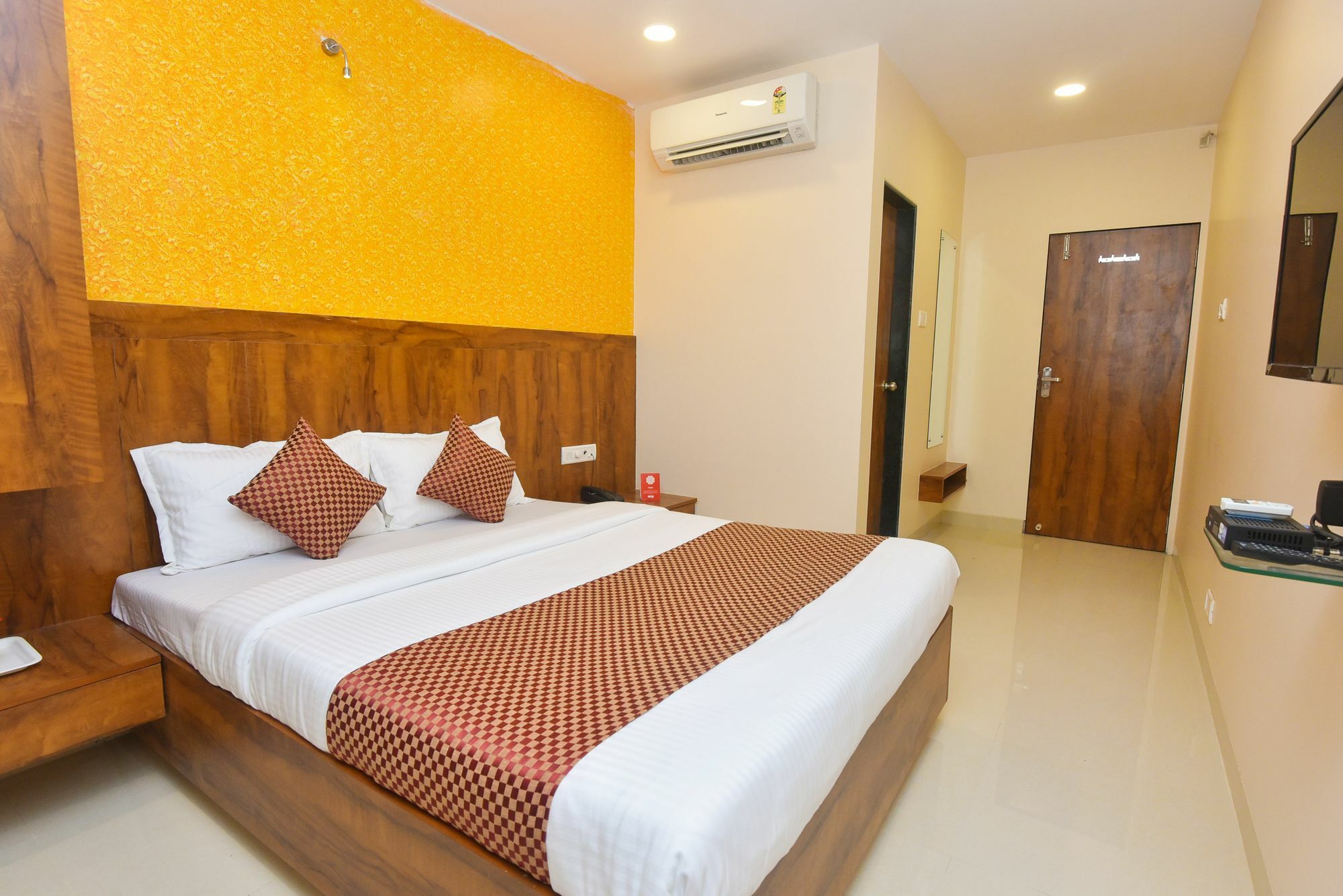 Hotel Oyo 8757 Prakash Bombaim