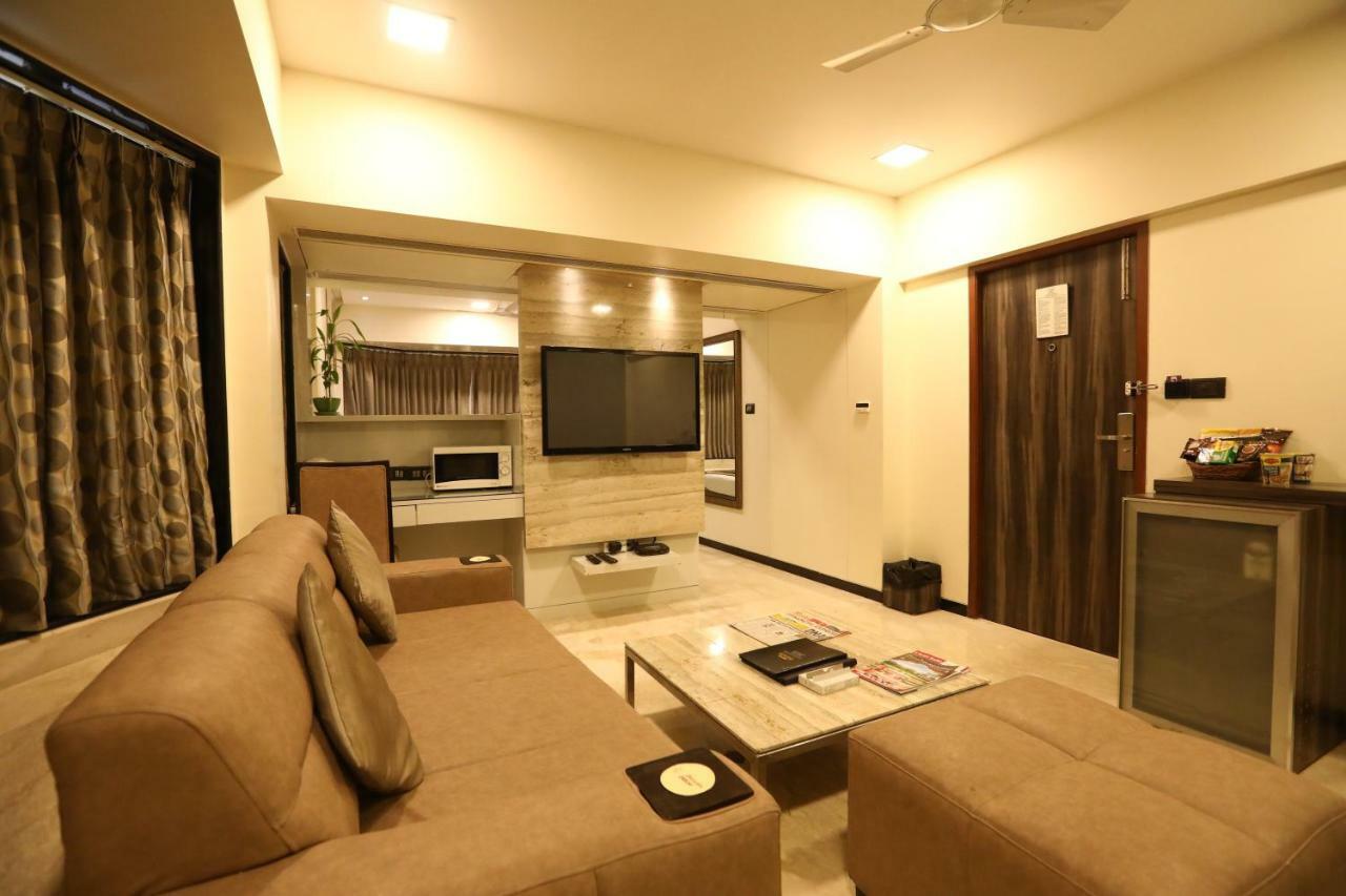 Hotel Executive Enclave 3*